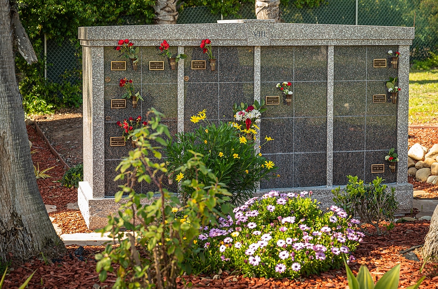 How a Columbarium Differs from a Mausoleum